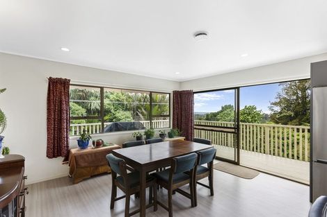 Photo of property in 18 Atarua Gardens, Waiatarua, Auckland, 0604