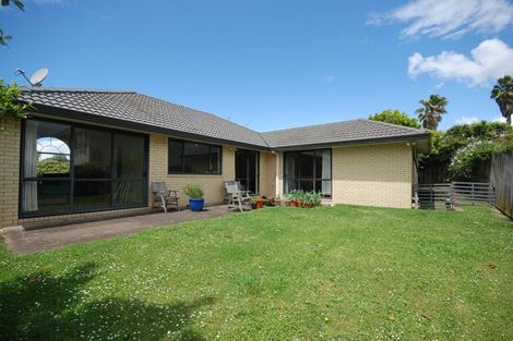 Photo of property in 3 Bluestone Rise, Rosedale, Auckland, 0632