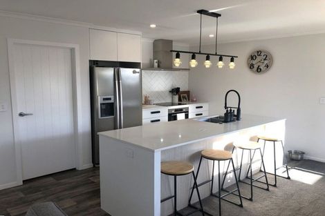 Photo of property in 31 Tahuna Minhinnick Drive, Glenbrook, 2681