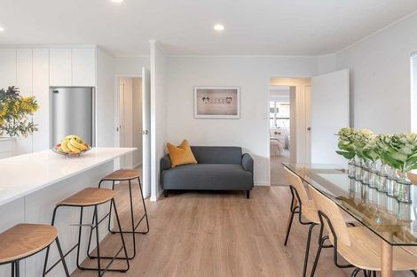 Photo of property in 2/23 Tarnica Road, Northpark, Auckland, 2013