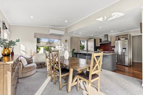 Photo of property in 23 Heta Road, Highlands Park, New Plymouth, 4312