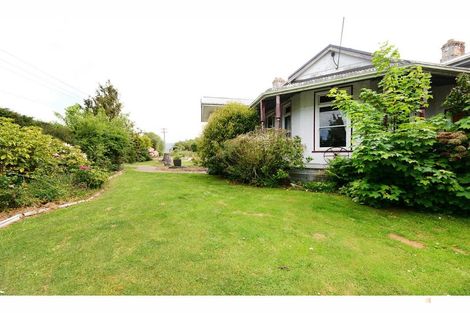 Photo of property in 66 Timaru Road, Waimate, 7924