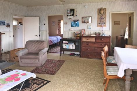 Photo of property in 3 Rimu Street, Kaka Point, 9271