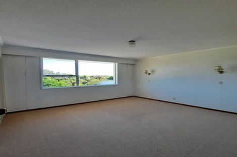 Photo of property in 56 Nevada Drive, Merrilands, New Plymouth, 4312