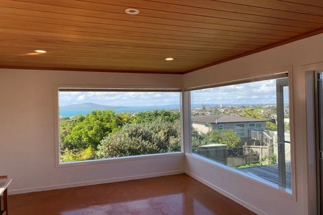 Photo of property in 131 East Coast Road, Castor Bay, Auckland, 0620