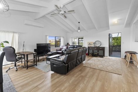 Photo of property in 49 Spinnaker Drive, Te Atatu Peninsula, Auckland, 0610