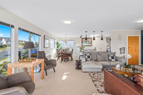 Photo of property in 18 Tamatea Drive, Snells Beach, 0920