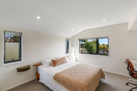 Photo of property in 1/8 Valron Road, Te Atatu South, Auckland, 0602