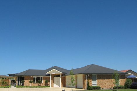 Photo of property in 18 Willowview Drive, Redwood, Christchurch, 8051