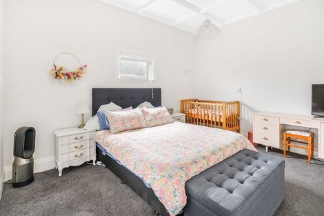 Photo of property in 16 Coates Street, Hamilton East, Hamilton, 3216