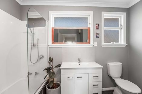 Photo of property in 11 George Street, Levin, 5510