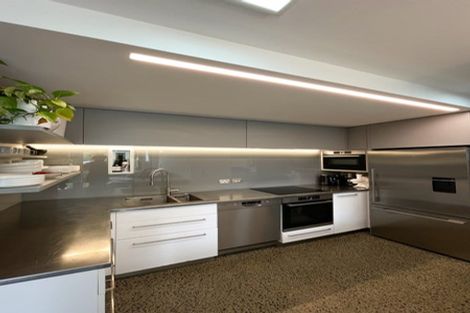 Photo of property in 2/83 Hinemoa Street, Birkenhead, Auckland, 0626