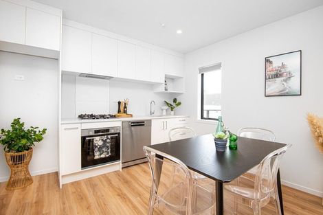 Photo of property in 6a Grays Road, Plimmerton, Porirua, 5026