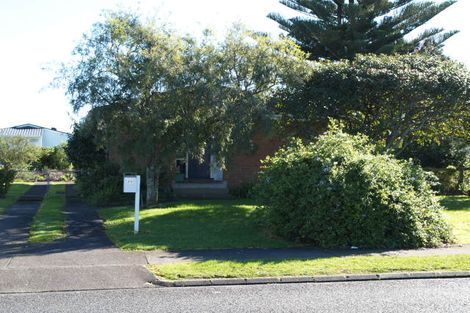 Photo of property in 28 Winthrop Way, Mangere East, Auckland, 2024