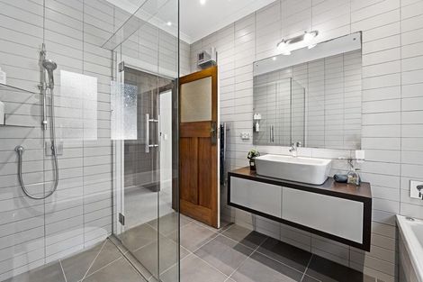 Photo of property in 83 Carrington Street, Lower Vogeltown, New Plymouth, 4310