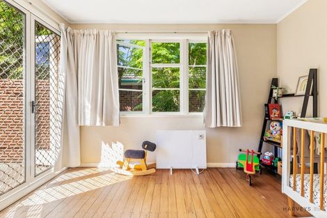 Photo of property in 76 Titirangi Road, New Lynn, Auckland, 0600