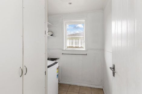 Photo of property in 16 Old Wairoa Road, Papakura, 2110