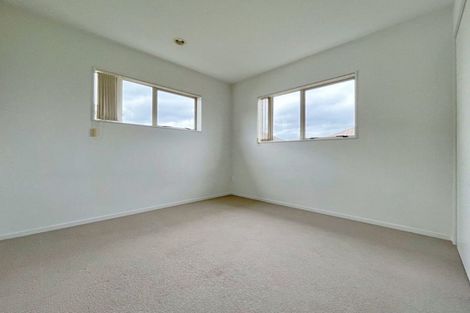 Photo of property in 15 Merlot Way, Te Atatu South, Auckland, 0610