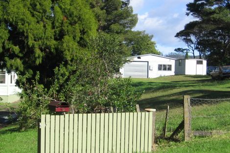 Photo of property in 49 Victory Road, Laingholm, Auckland, 0604