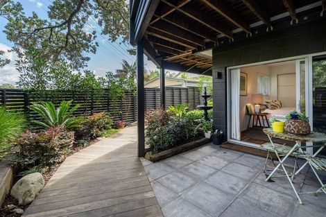 Photo of property in 2/76 Wairoa Road, Narrow Neck, Auckland, 0624