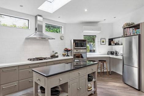 Photo of property in 2 Fiesta Grove, Raumati Beach, Paraparaumu, 5032