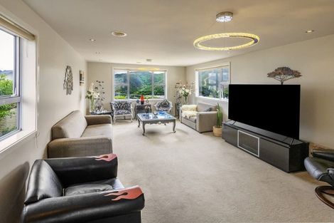 Photo of property in 11 Dart Crescent, Island Bay, Wellington, 6023