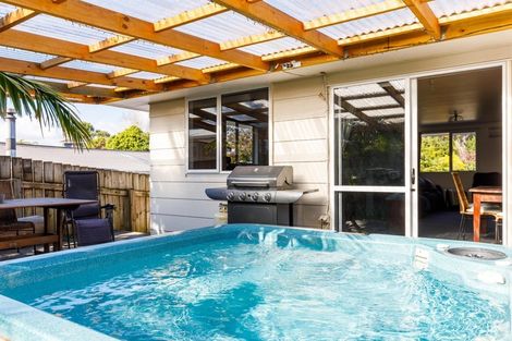 Photo of property in 6a Shaldon Crescent, Blagdon, New Plymouth, 4310