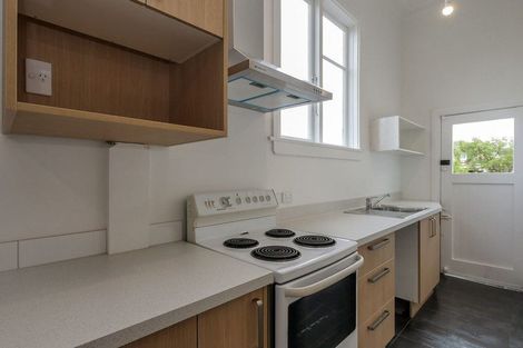 Photo of property in 114 Macandrew Road, South Dunedin, Dunedin, 9012