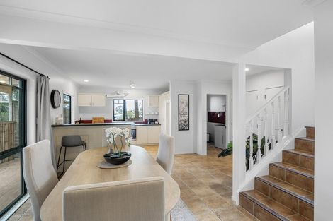 Photo of property in 2/62 Target Road, Totara Vale, Auckland, 0629