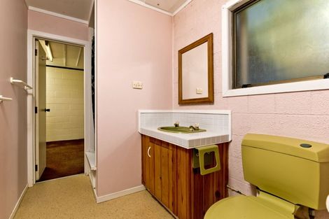 Photo of property in 22 Awaruku Road, Torbay, Auckland, 0630