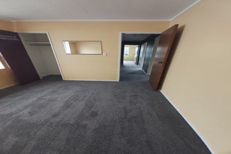Photo of property in 96a Waiwhetu Road, Waterloo, Lower Hutt, 5011