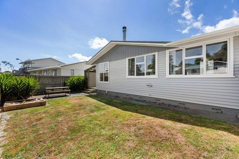 Photo of property in 9 Regent Place, Blagdon, New Plymouth, 4310
