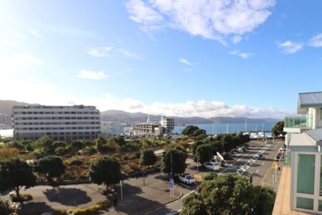 Photo of property in Fountain Court Flats, 48 Oriental Parade, Oriental Bay, Wellington, 6011
