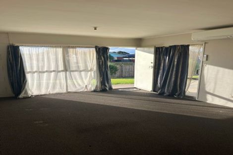 Photo of property in 1 Ihaka Place, Papatoetoe, Auckland, 2104