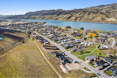 Photo of property in 57 Stratford Drive, Mount Pisa, Cromwell, 9383