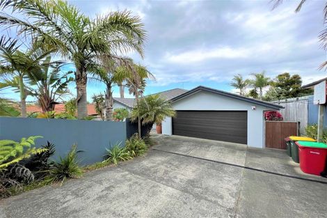 Photo of property in 60 Spencer Road, Pinehill, Auckland, 0632