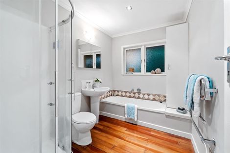 Photo of property in 1/16 Tobruk Crescent, Milford, Auckland, 0620