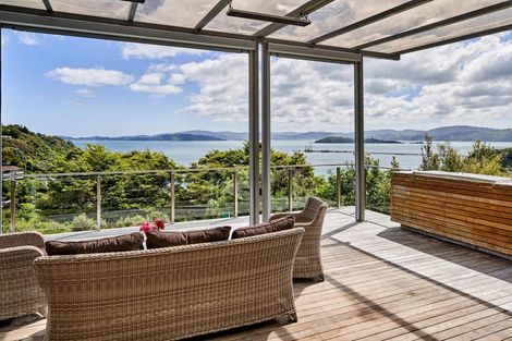 Photo of property in 13a Walter Road, Lowry Bay, Lower Hutt, 5013