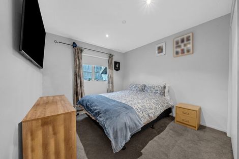 Photo of property in 10 San Fernando Way, Henderson, Auckland, 0612