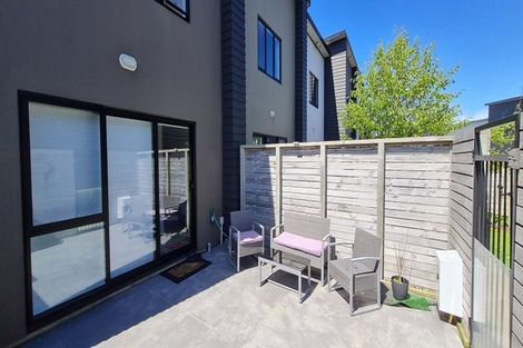 Photo of property in 10/9 Surrey Street, Tawa, Wellington, 5028