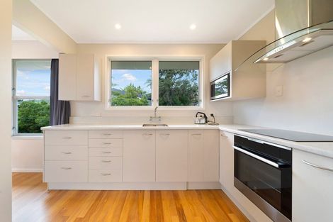 Photo of property in 2/7 Windermere Crescent, Blockhouse Bay, Auckland, 0600