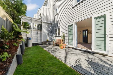 Photo of property in 25 Omar Street, Khandallah, Wellington, 6035