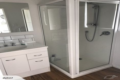 Photo of property in 53 William Street, Waikanae Beach, Waikanae, 5036