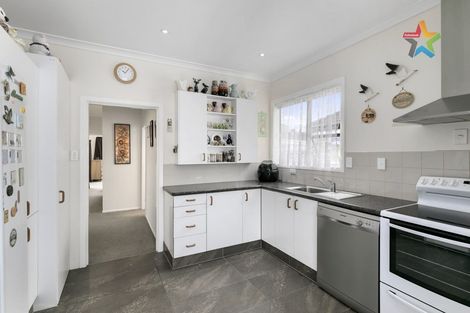 Photo of property in 3 Pilcher Crescent, Naenae, Lower Hutt, 5011