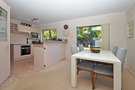Photo of property in 6 Lothian Brae, Wattle Downs, Auckland, 2103