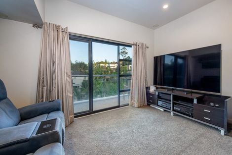 Photo of property in 16 Kahikatea Close, Campbells Bay, Auckland, 0630