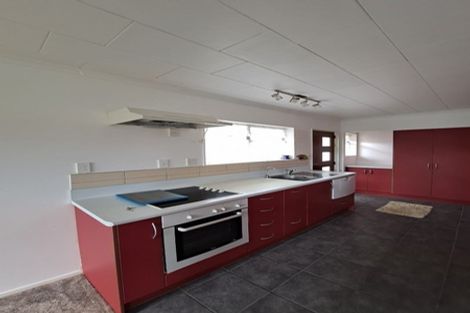 Photo of property in 81 Riversdale Drive, Merrilands, New Plymouth, 4312