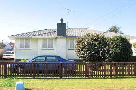 Photo of property in 33 Hill Crescent, Papakura, 2110