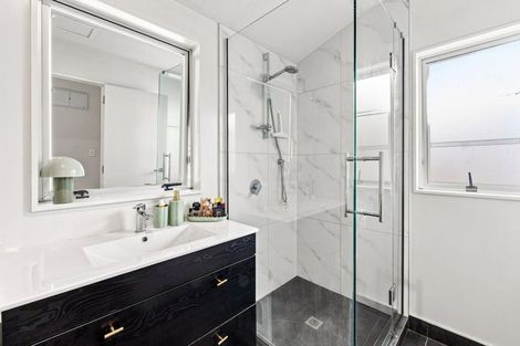 Photo of property in 11/12 Latimer Square, Christchurch Central, Christchurch, 8011