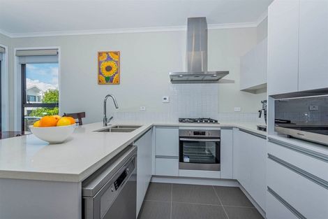 Photo of property in 14 Wai Place, Westgate, Auckland, 0614